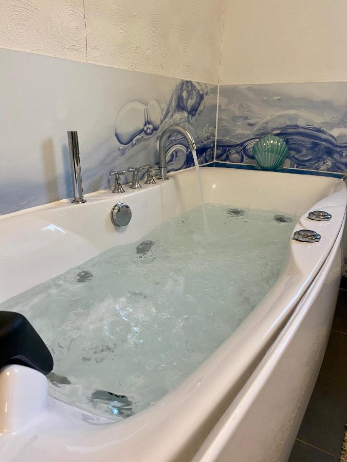 Eifelstein, Apartment Mit Whirlpool Und Ofen Dahlem  Extérieur photo