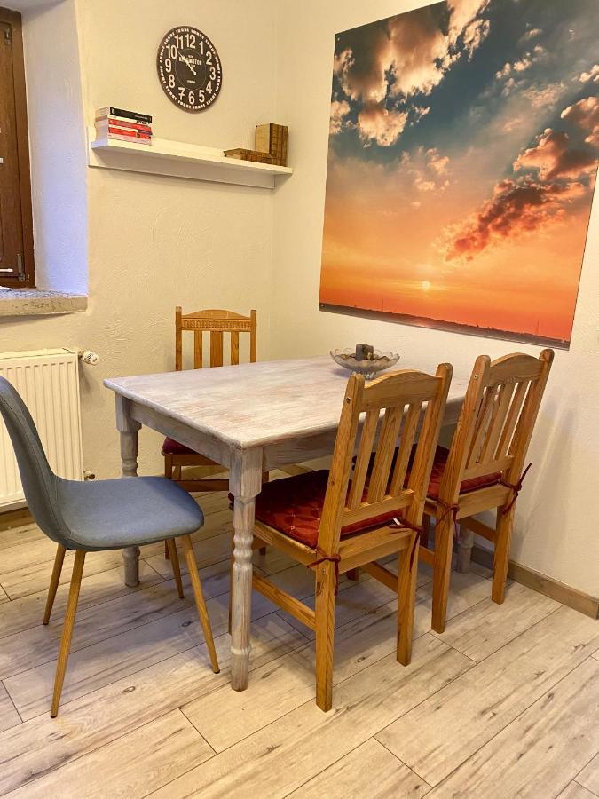 Eifelstein, Apartment Mit Whirlpool Und Ofen Dahlem  Extérieur photo